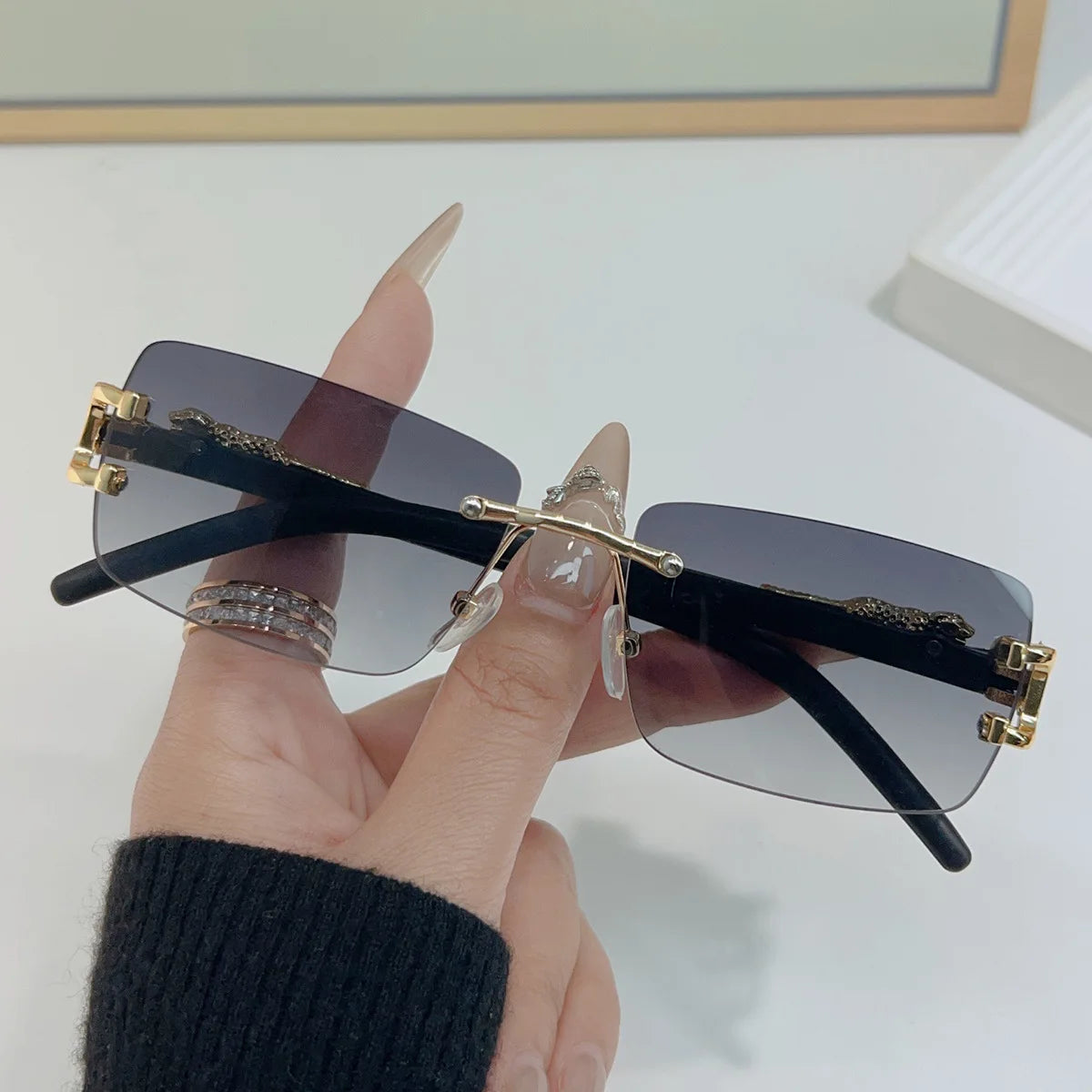 Frameless Rectangular Sunglasses – Unisex Vintage-Inspired Personalized Eyewear - Image 6